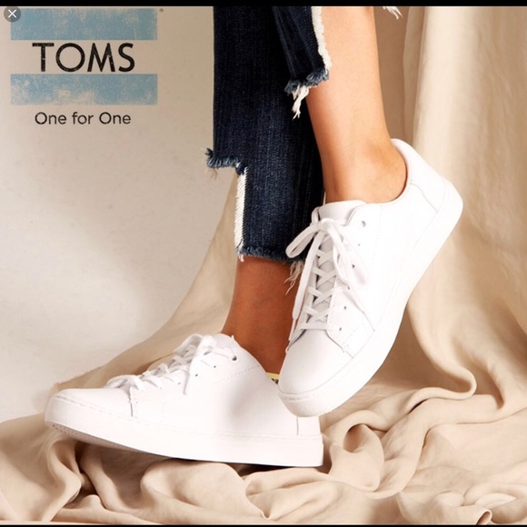 toms white leather sneakers